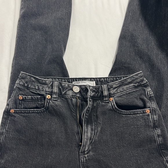 Garage Mom Jeans - Picture 3 of 3